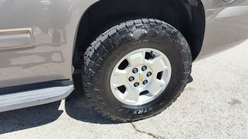 Used 2014 Chevrolet Tahoe LT w/ Luxury Package RWD image 21