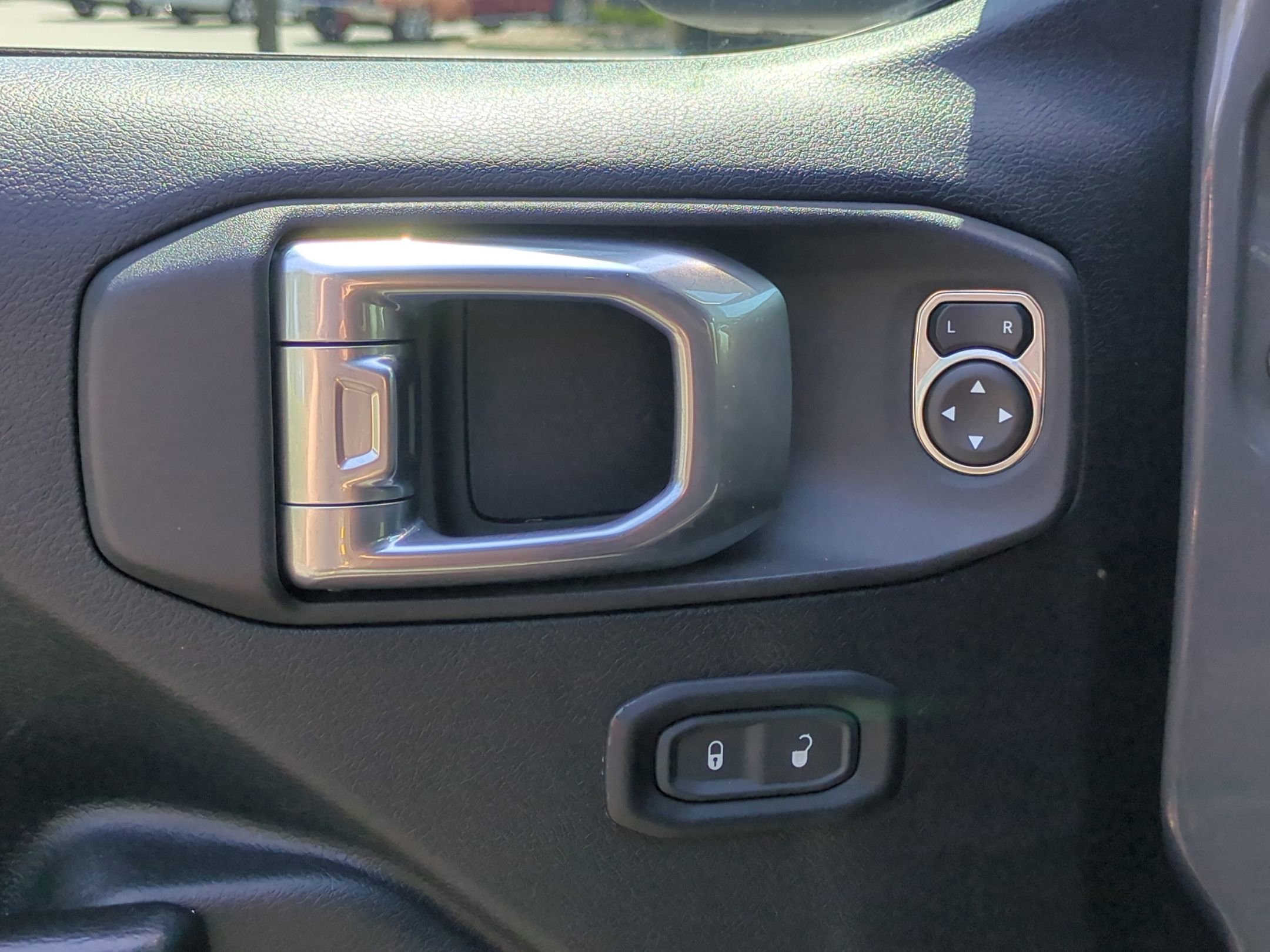 Used 2021 Jeep Wrangler Sport AWD/4WD image 15