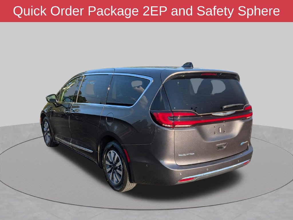 Used 2023 Chrysler Pacifica Limited FWD image 7