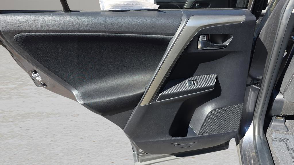 Used 2015 Toyota RAV4 XLE image 22