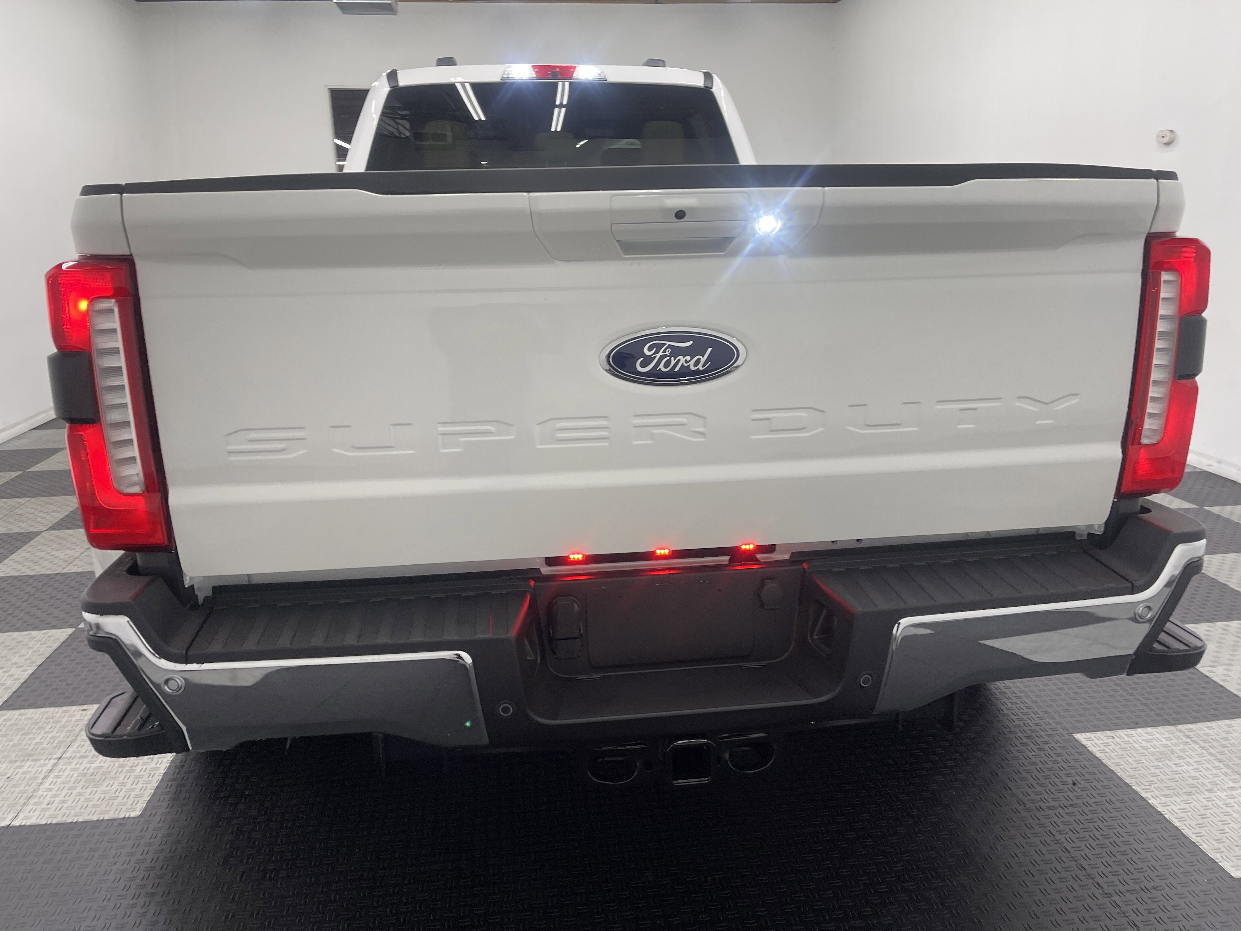 New 2026 Ford F350 Lariat w/ Chrome Package image 3