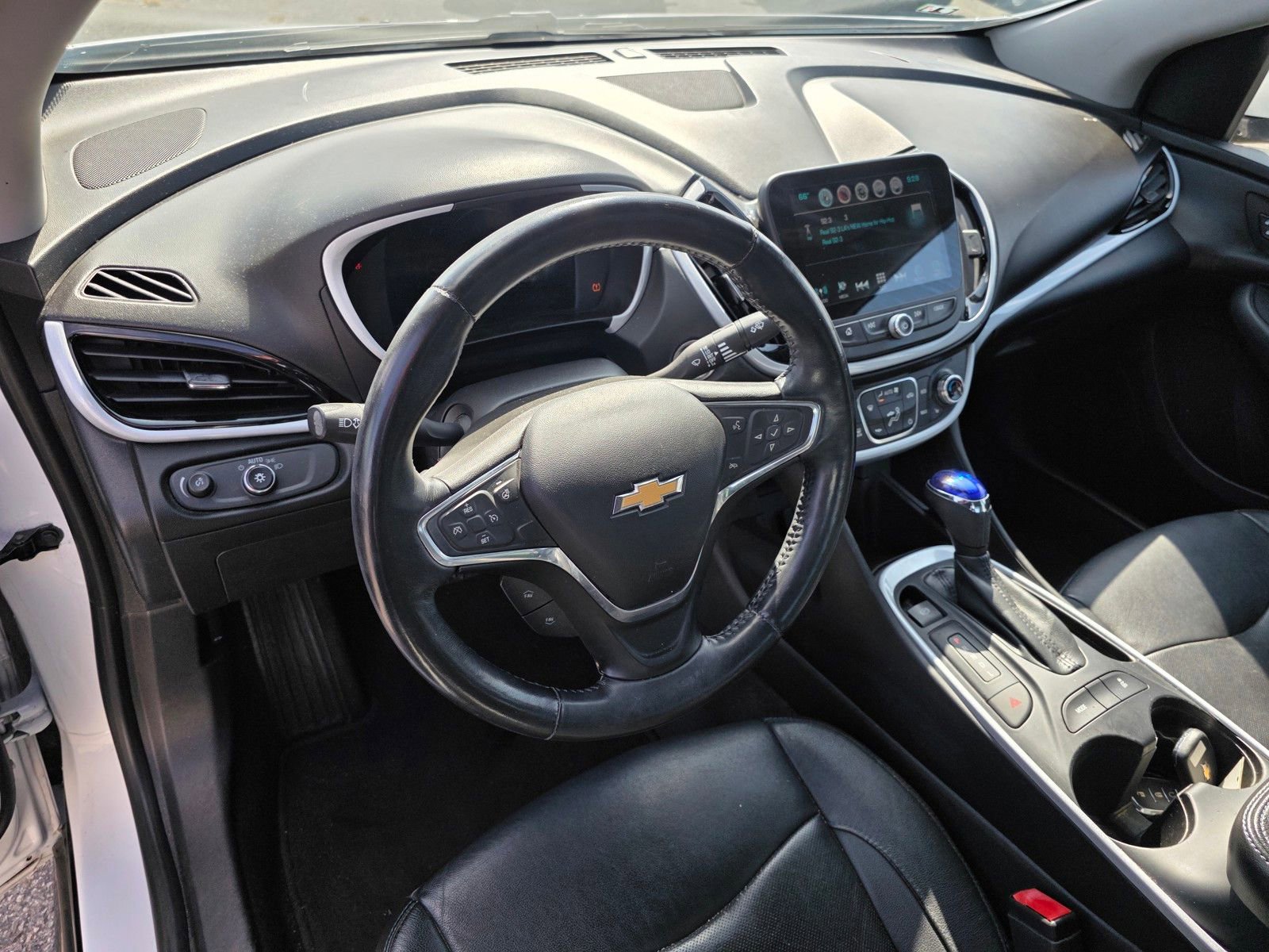 Used 2017 Chevrolet Volt LT w/ Comfort Package FWD image 16