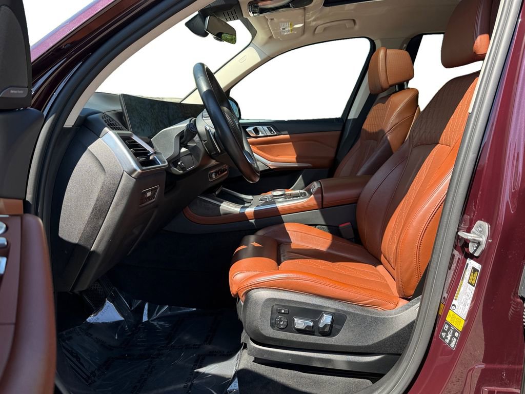Used 2023 BMW X7 xDrive40i w/ Executive Package image 11