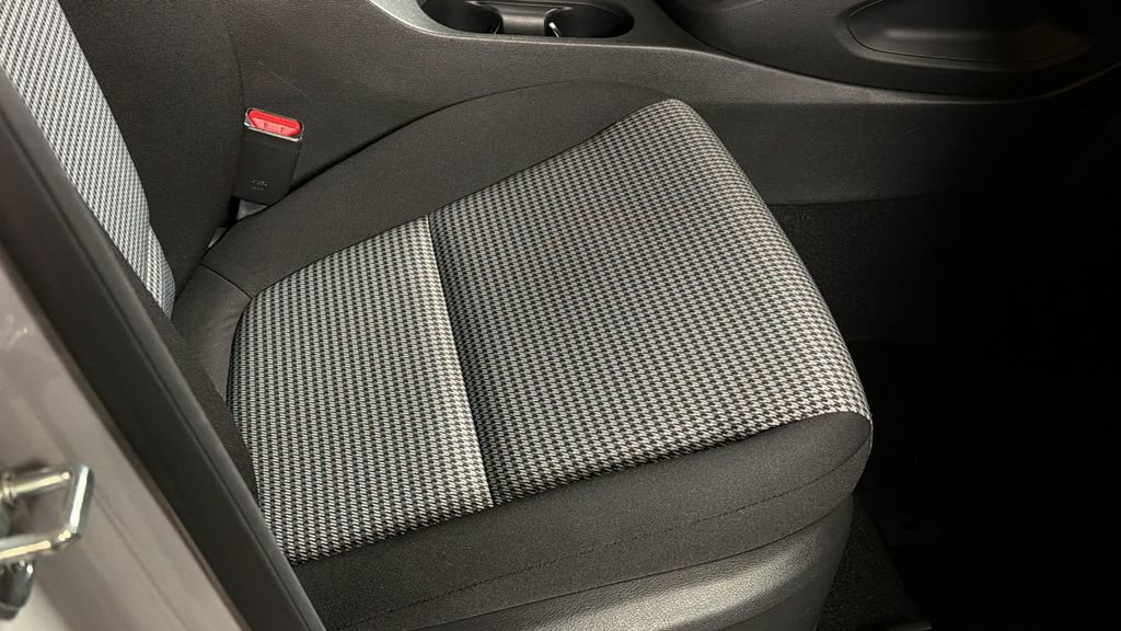 Used 2022 Hyundai Kona SE image 11