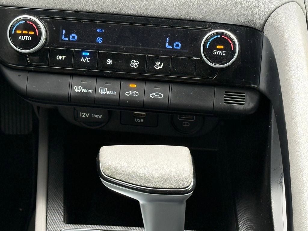 Used 2023 Hyundai Elantra SEL FWD image 25