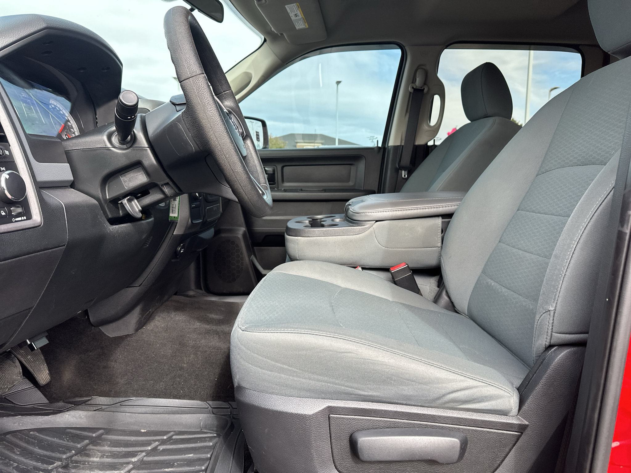 Used 2017 RAM 1500 ST w/ SXT Appearance Group AWD/4WD image 14