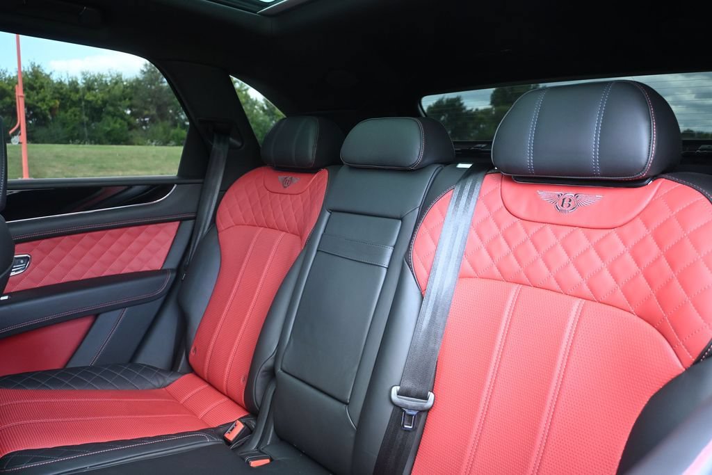Used 2020 Bentley Bentayga AWD/4WD image 37