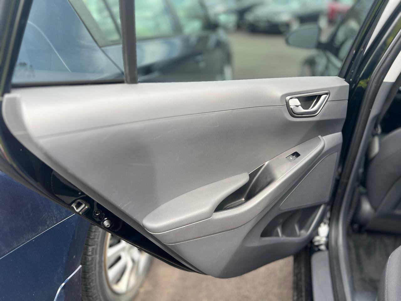 Used 2018 Hyundai Ioniq SEL FWD image 32