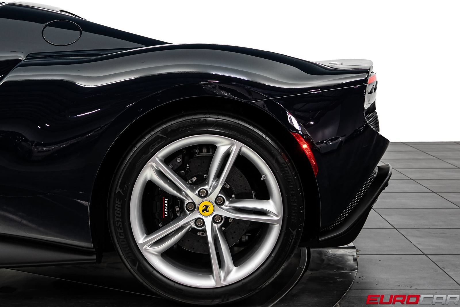 Used 2023 Ferrari 296 GTB RWD image 17
