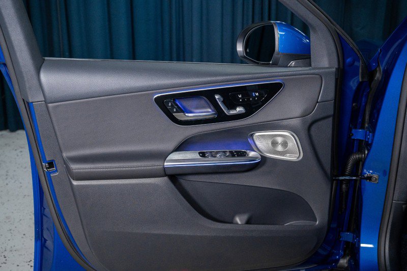 New 2026 Mercedes-Benz GLC 300 image 12