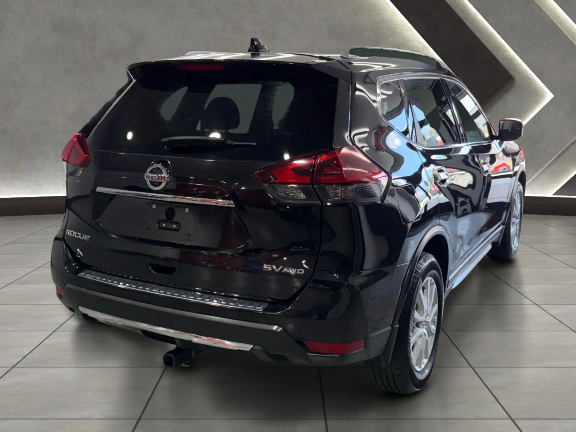 Used 2018 Nissan Rogue SV AWD/4WD image 4