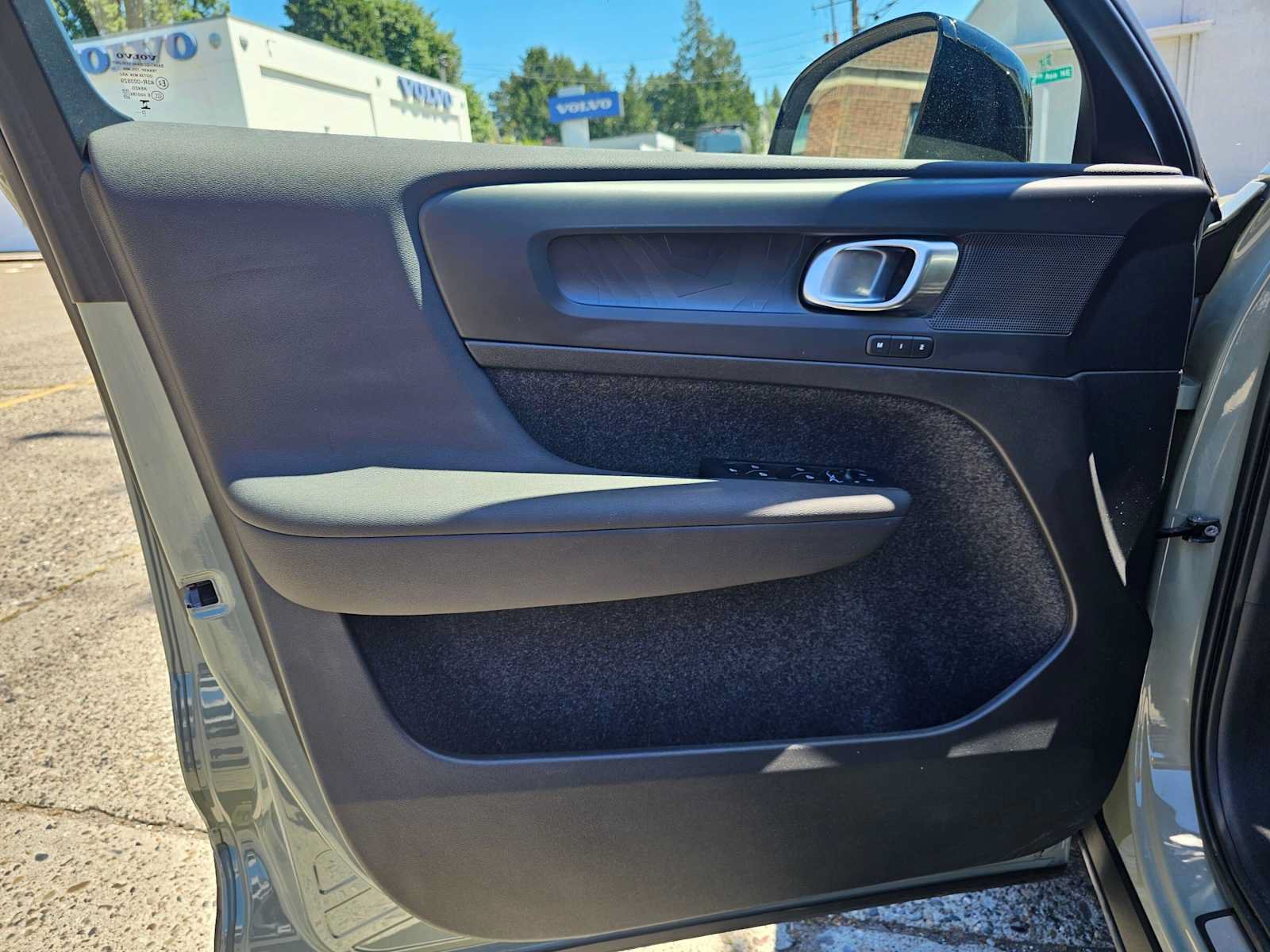 Certified 2024 Volvo C40 P8 Recharge Plus w/ Climate Package RWD image 24