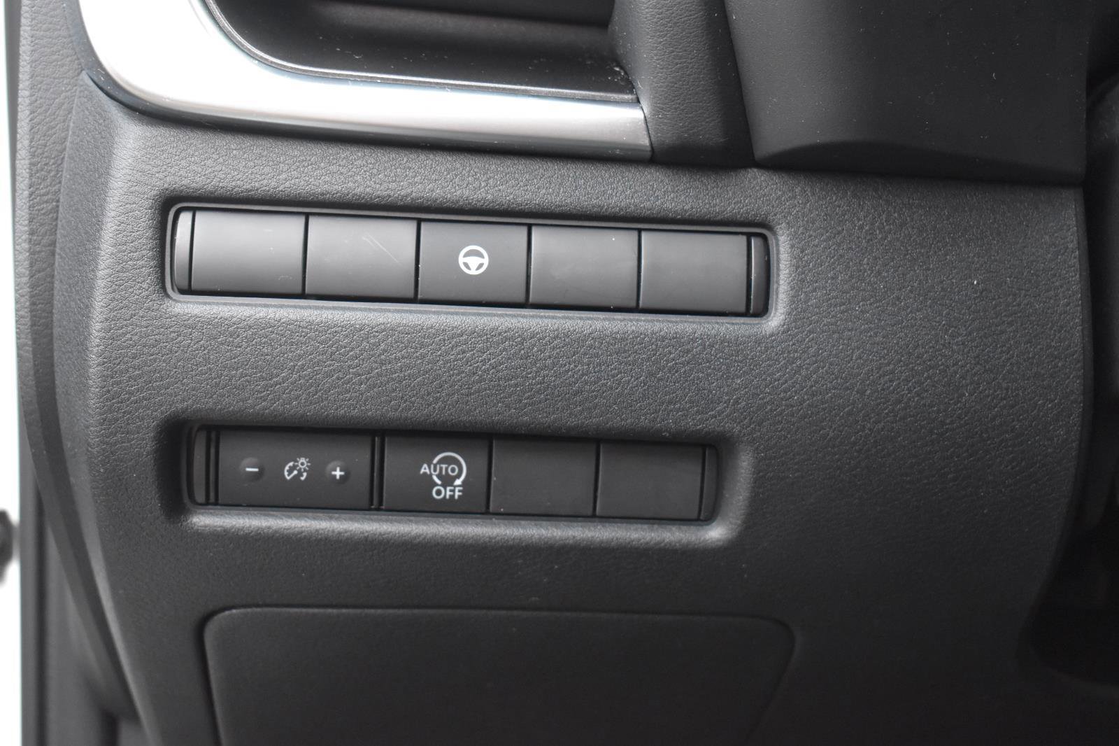 Used 2023 Nissan Rogue SV image 28