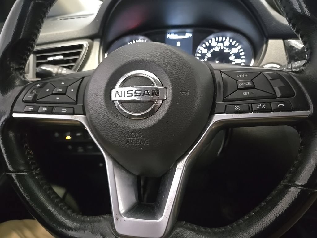 Used 2017 Nissan Rogue SV AWD/4WD image 31