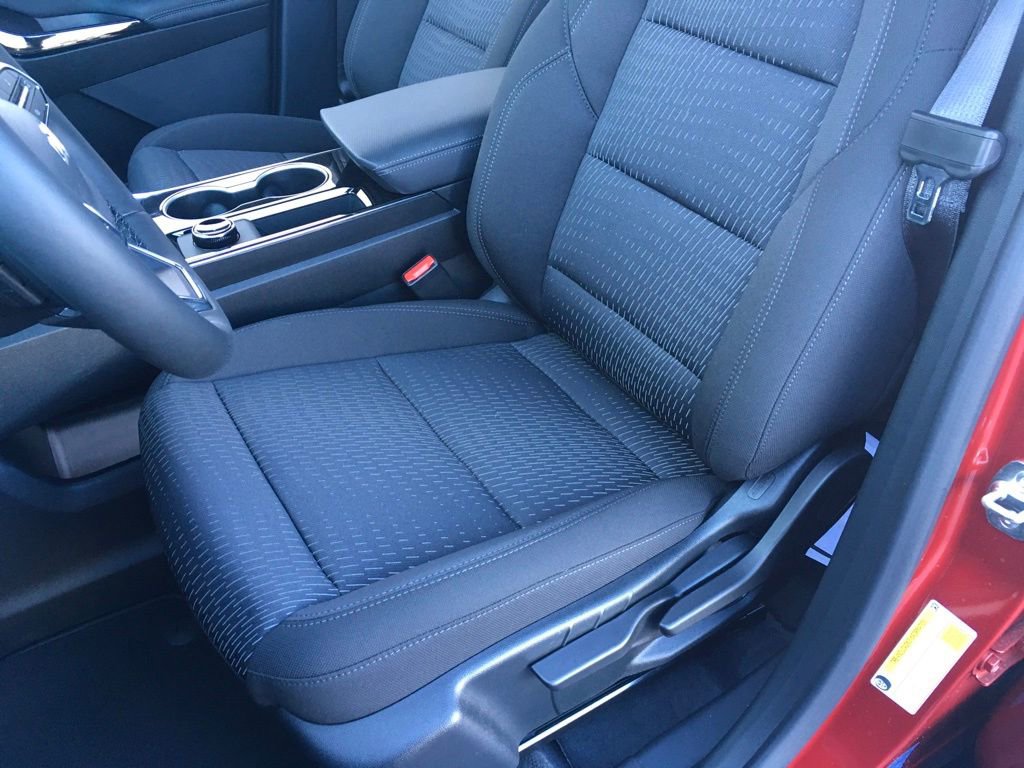 New 2026 Chevrolet Equinox LT w/ Safety and Technology Package image 8