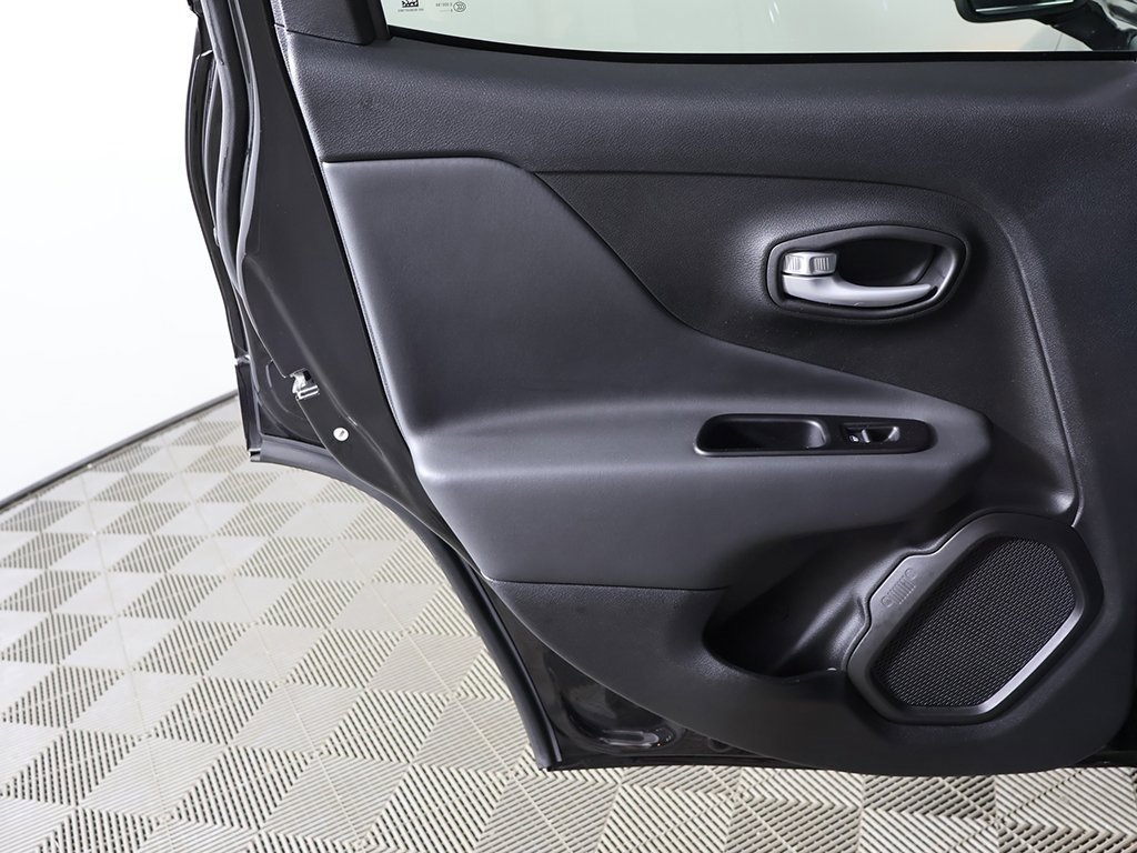 Used 2023 Jeep Renegade Latitude image 20