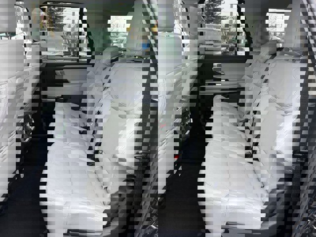 Certified 2025 Ford Expedition Max Platinum image 23