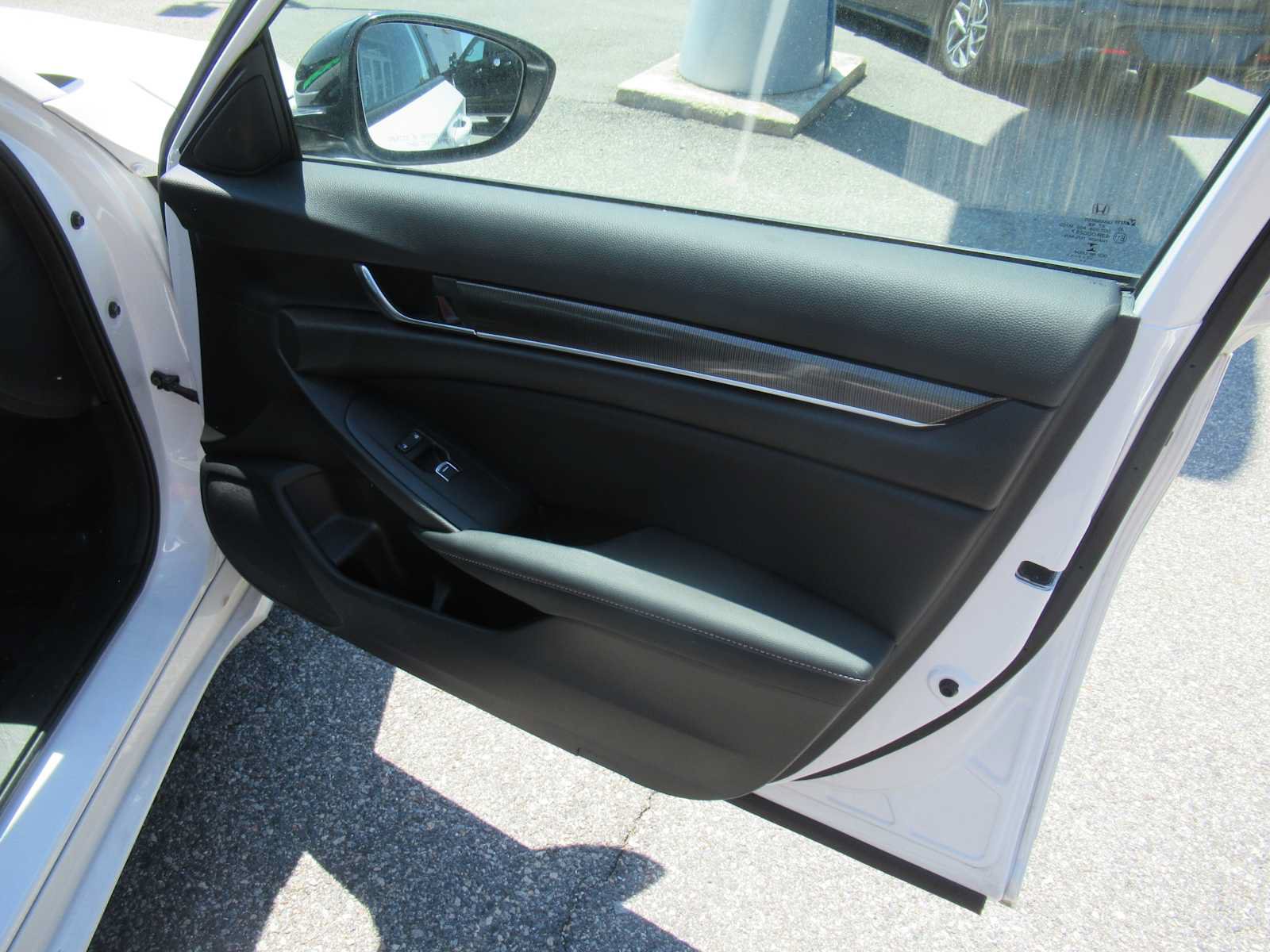 Used 2022 Honda Accord Sport image 24