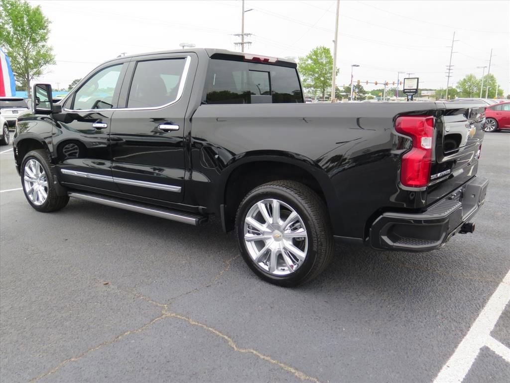 Used 2024 Chevrolet Silverado 1500 High Country w/ High Country Premium Package image 5