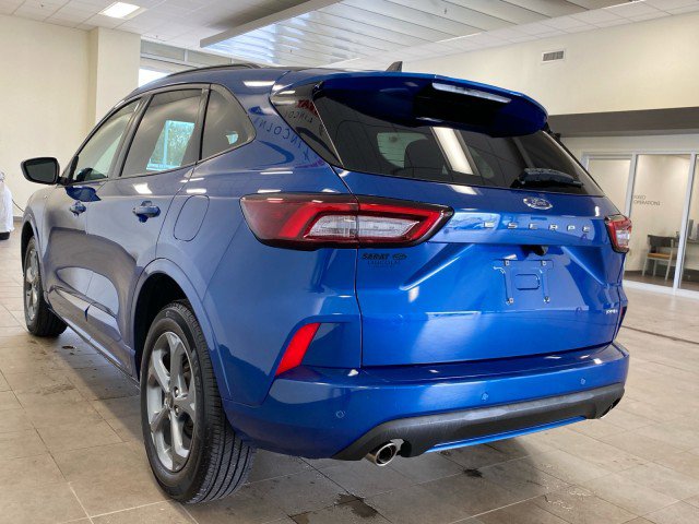 Used 2023 Ford Escape ST-Line Select AWD/4WD image 5
