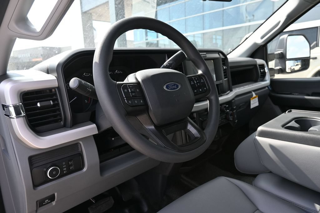 New 2026 Ford F550 4x4 Supercab Super Duty image 24