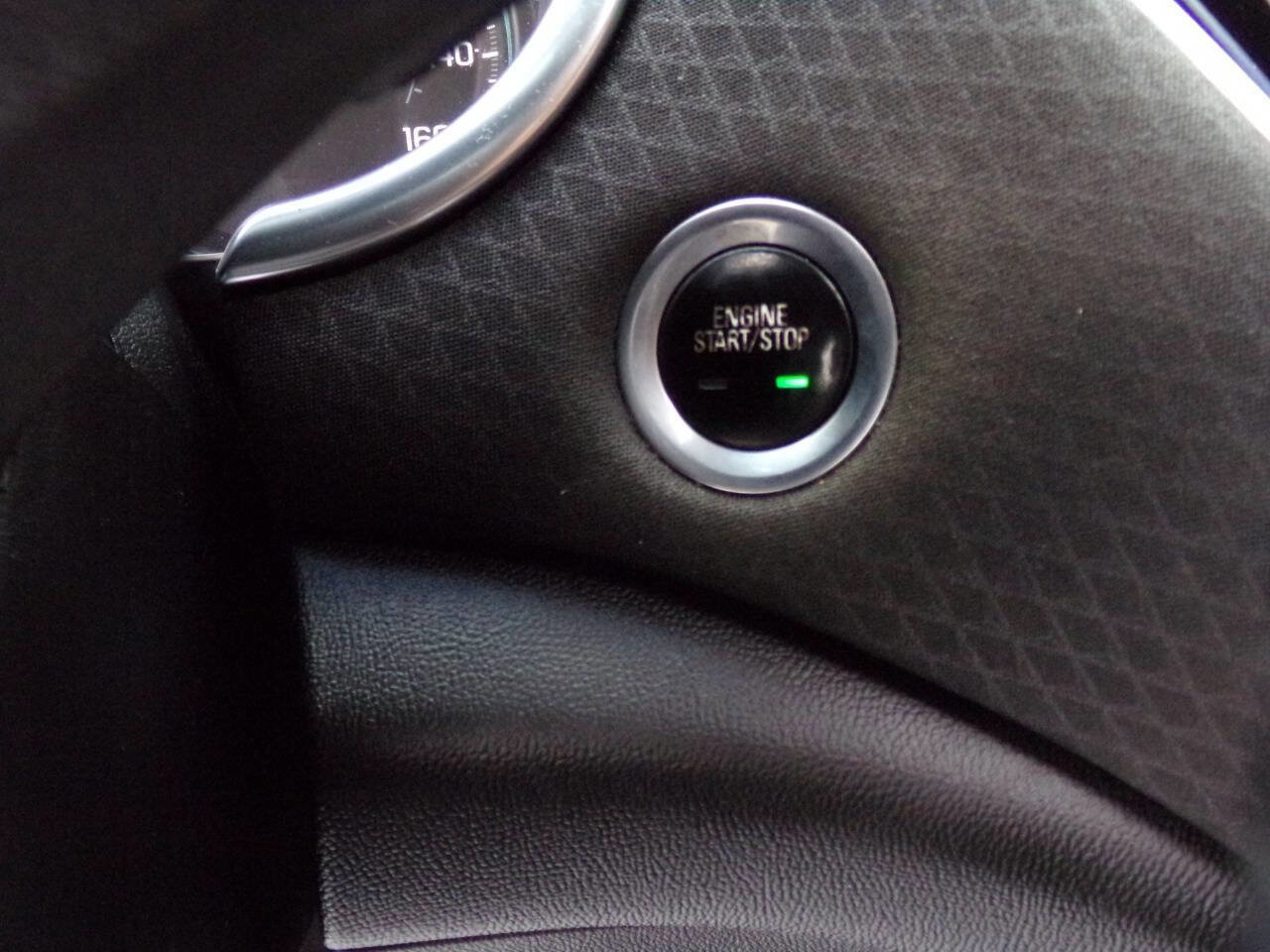 Used 2018 Chevrolet Malibu LT w/ Redline Edition image 40