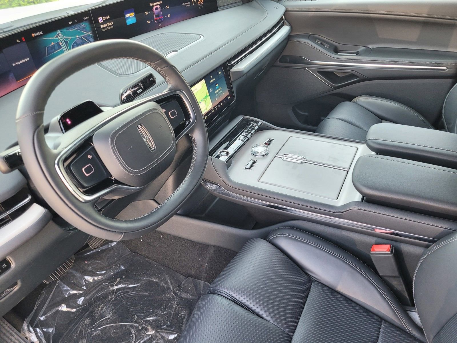 New 2026 Lincoln Navigator L Reserve AWD/4WD image 11
