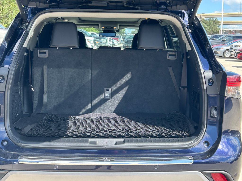 Used 2024 Toyota Highlander Platinum FWD image 15