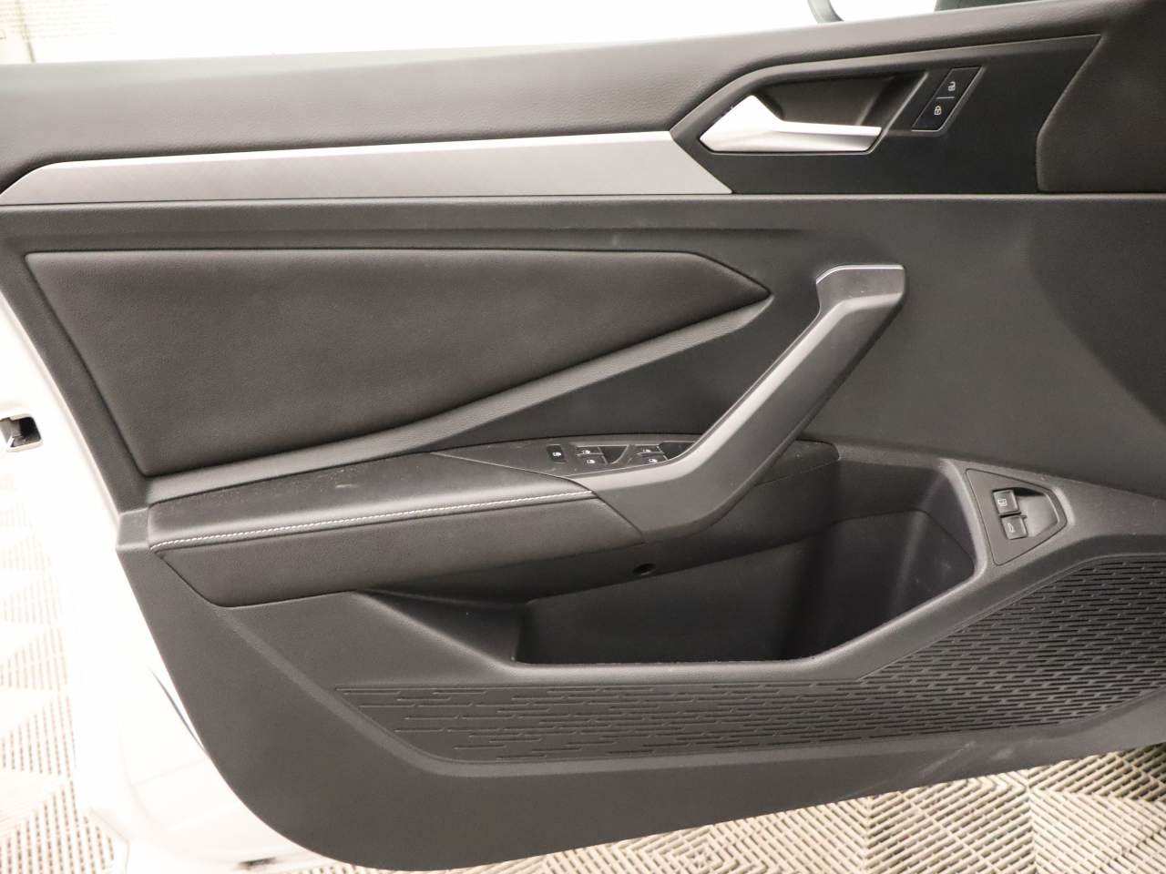 Used 2023 Volkswagen Jetta SE w/ Panoramic Sunroof Package FWD image 15
