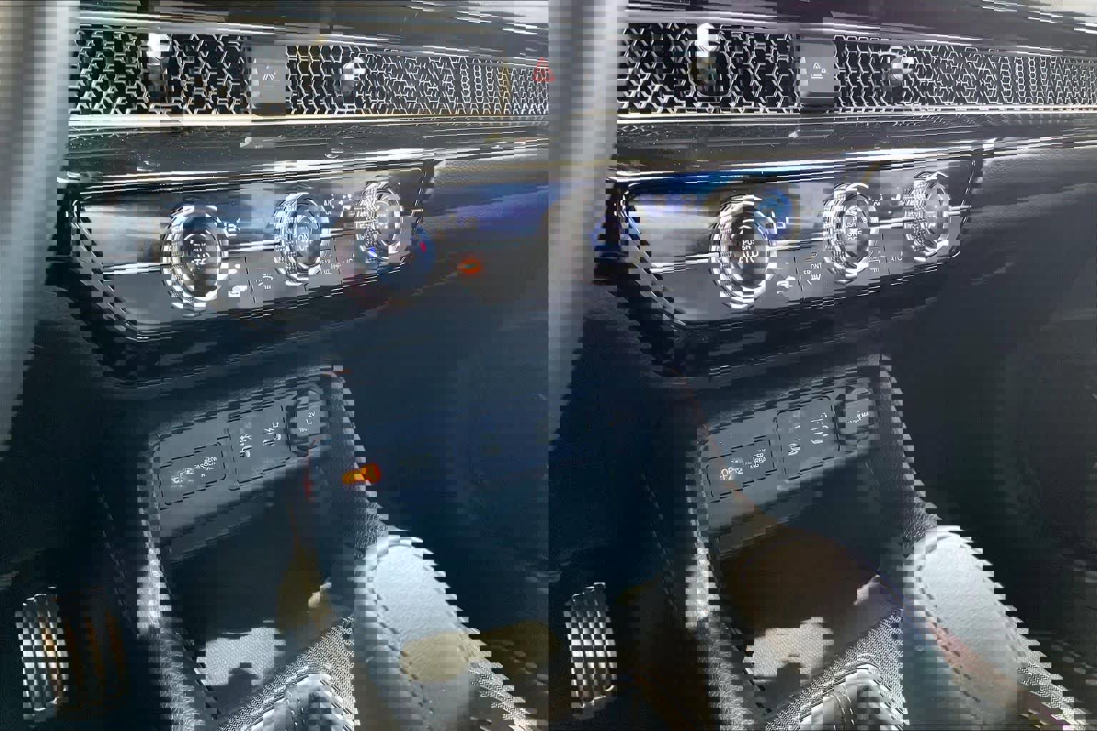 Used 2025 Honda Civic Sport image 32