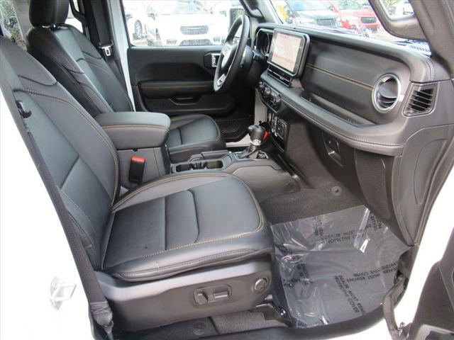 Certified 2024 Jeep Wrangler Sahara w/ Technology Group image 10