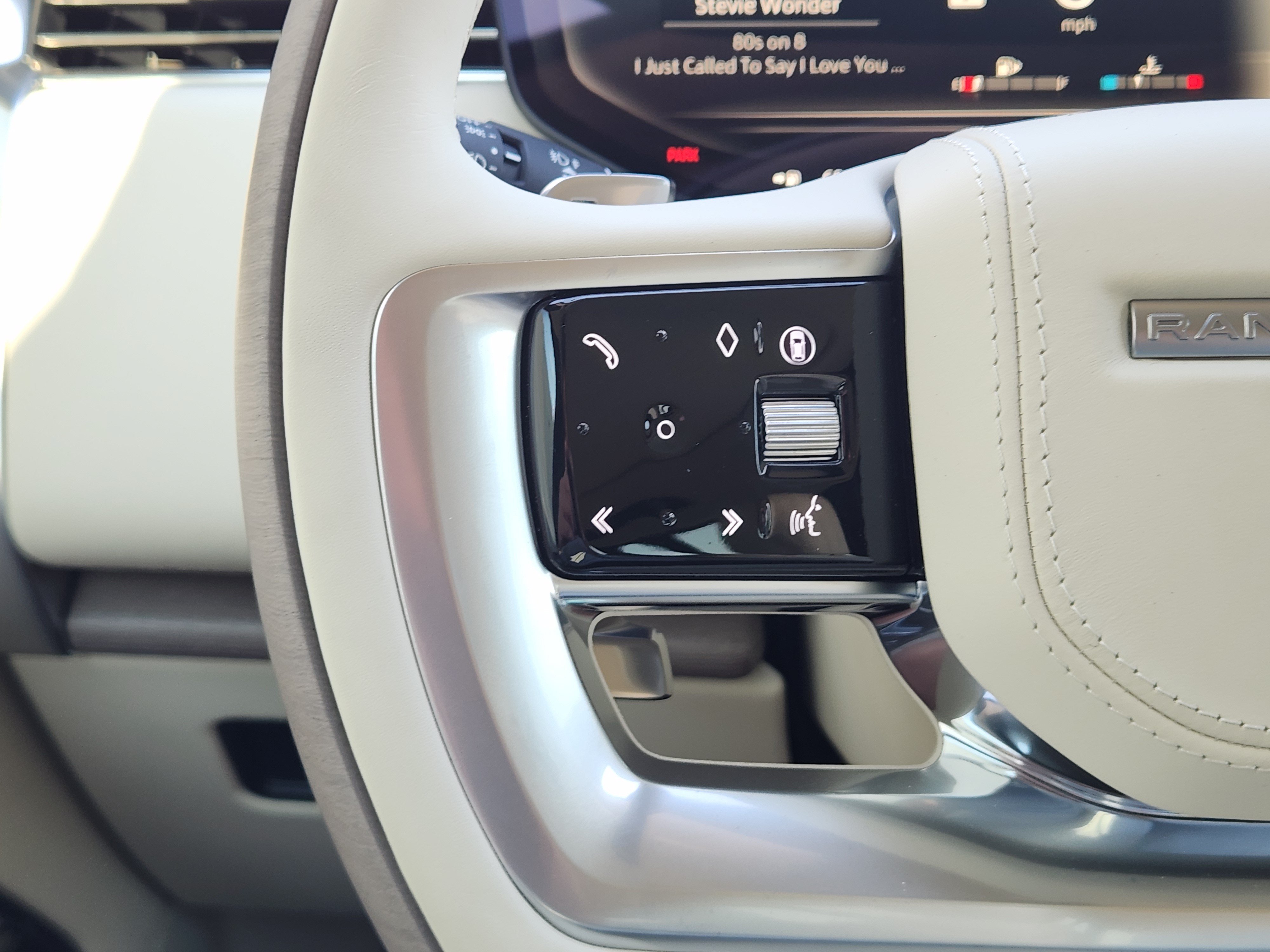 New 2026 Land Rover Range Rover SE AWD/4WD image 28