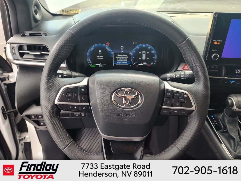 Certified 2025 Toyota Sienna Limited FWD image 25