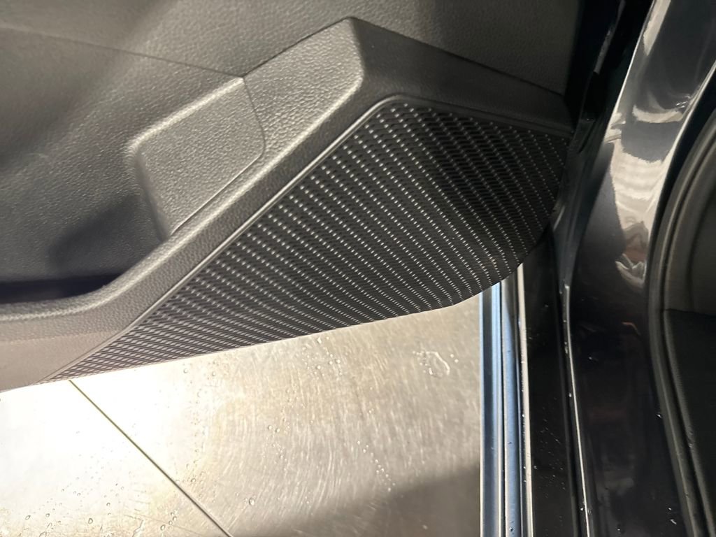 Used 2025 Honda Accord LX image 24