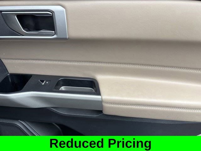 Used 2022 Ford Explorer XLT image 40