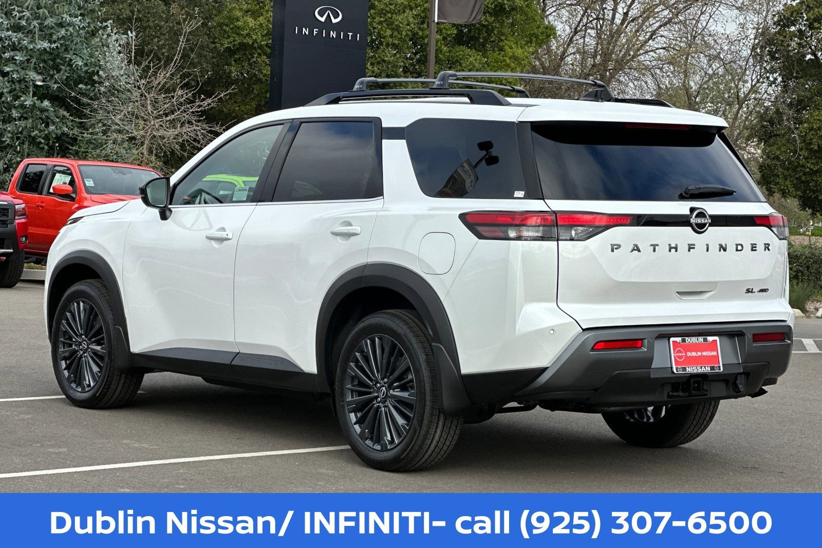 New 2026 Nissan Pathfinder SL w/ SL Premium Package AWD/4WD image 6