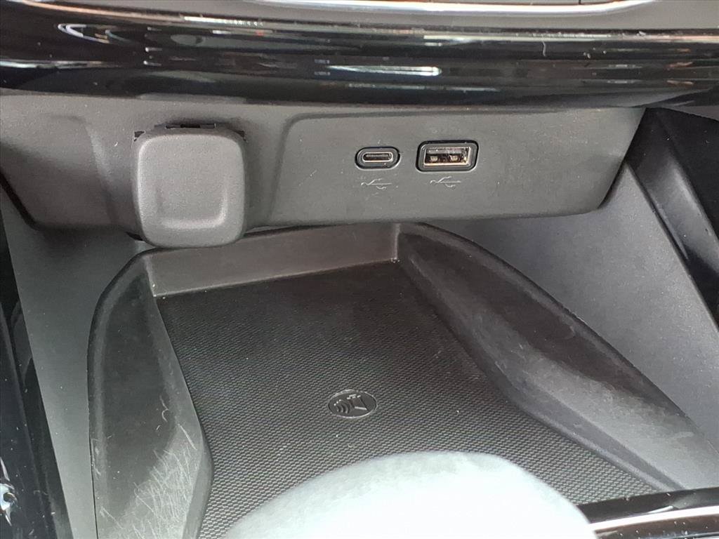 Used 2024 Chevrolet Trax RS w/ Sunroof Package FWD image 30
