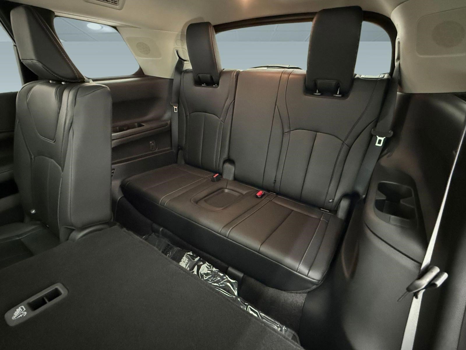 Used 2025 INFINITI QX60 Luxe FWD image 23