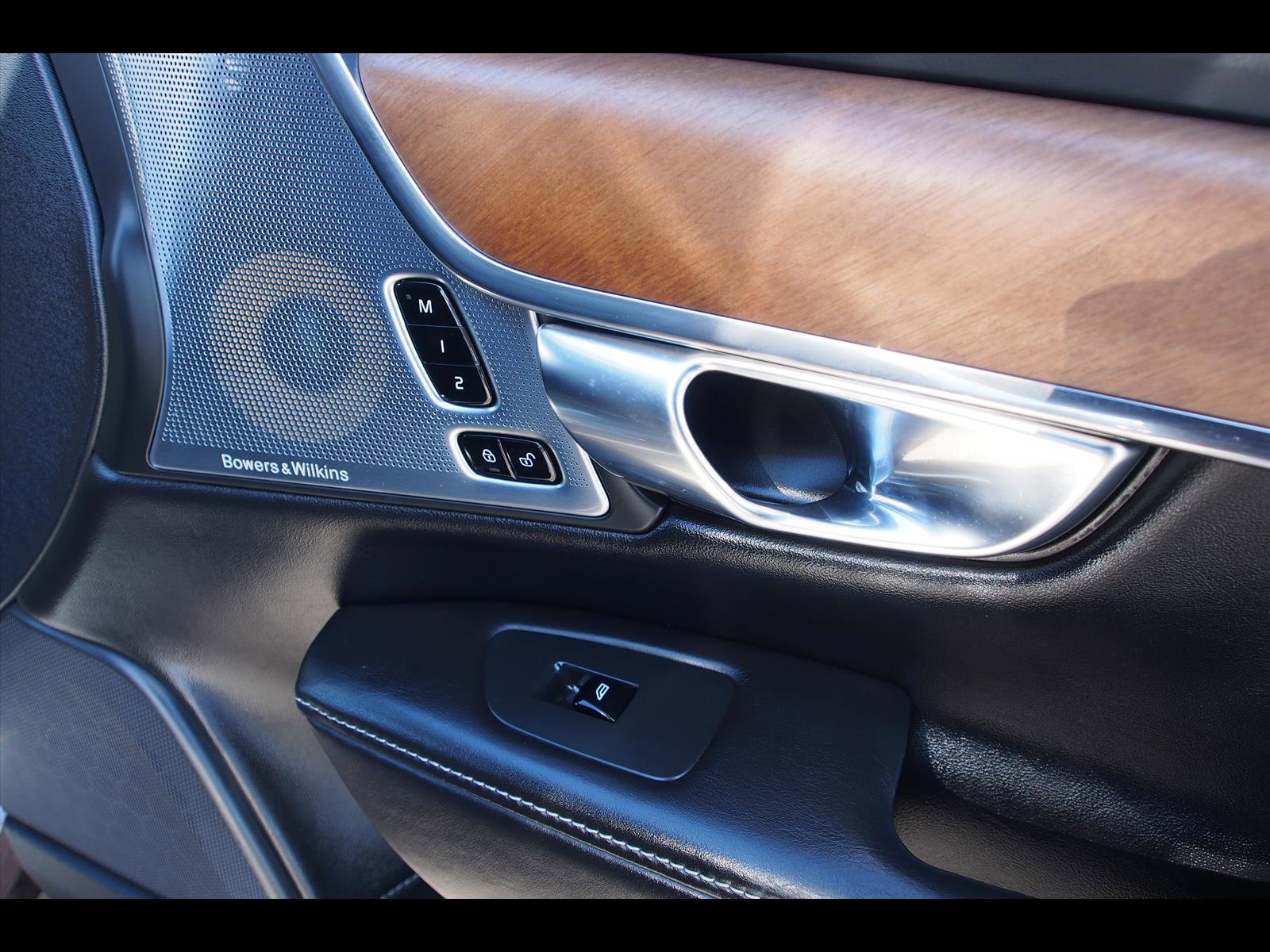 Used 2017 Volvo S90 T6 Inscription w/ Vision Package image 13