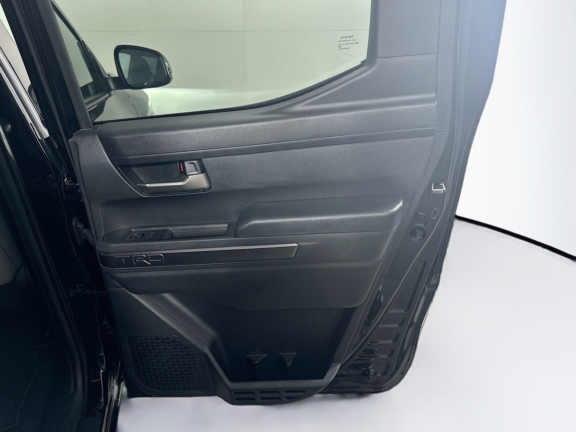Used 2025 Toyota Tacoma TRD Off-Road image 30