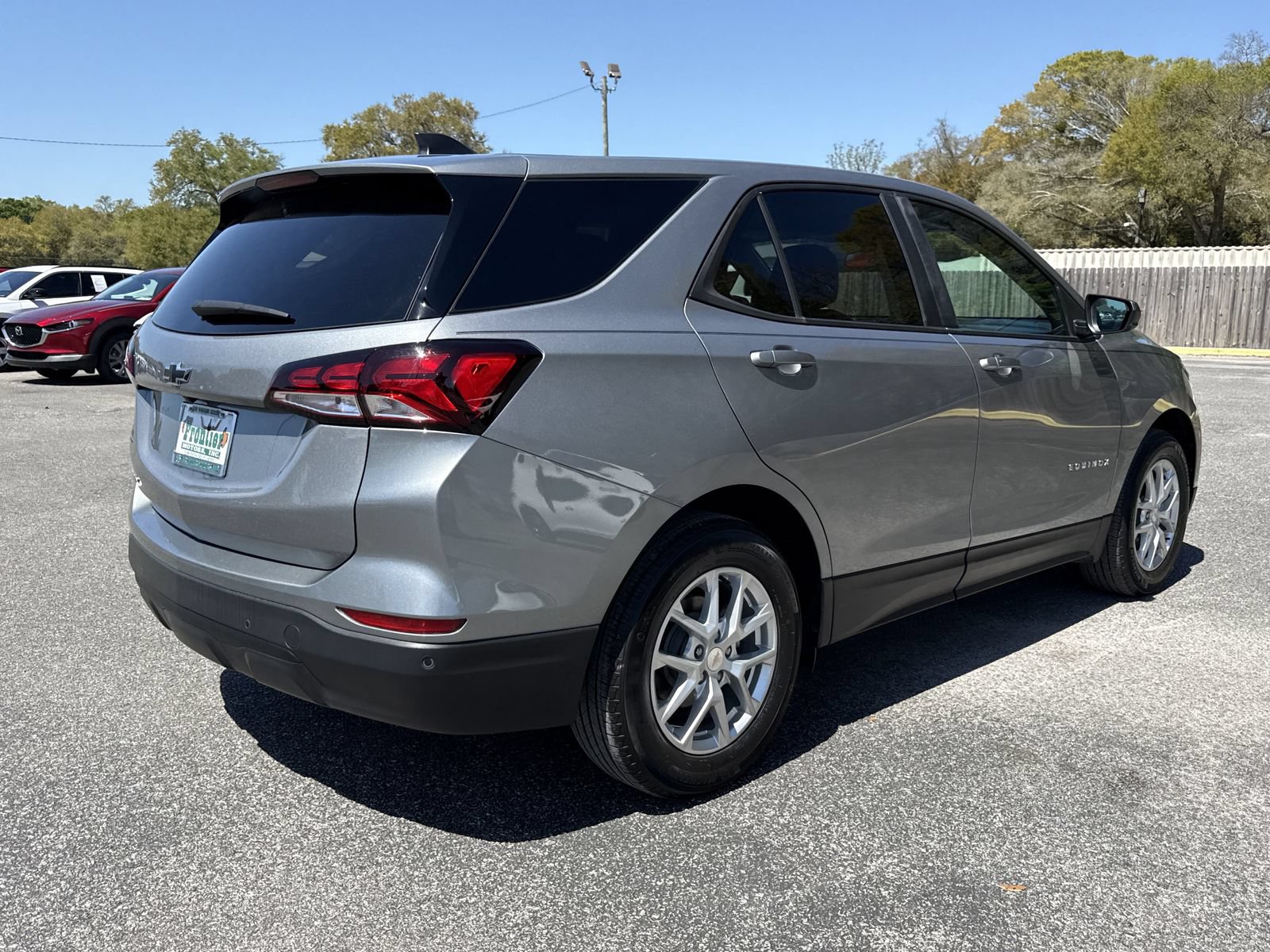 Used 2023 Chevrolet Equinox LS w/ LS Convenience Package FWD image 5