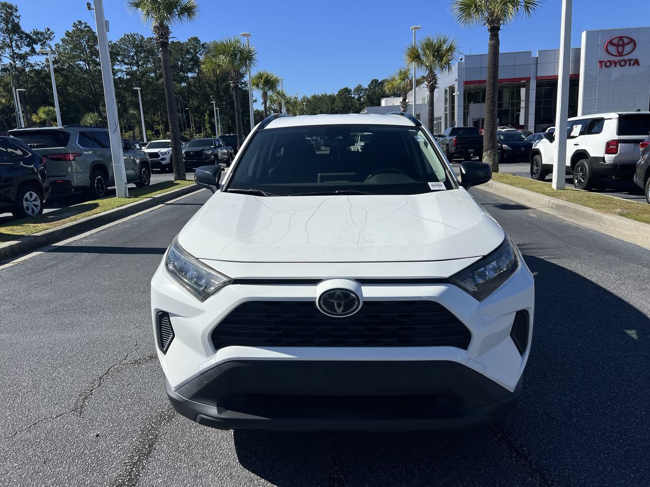 Used 2019 Toyota RAV4 LE FWD image 3