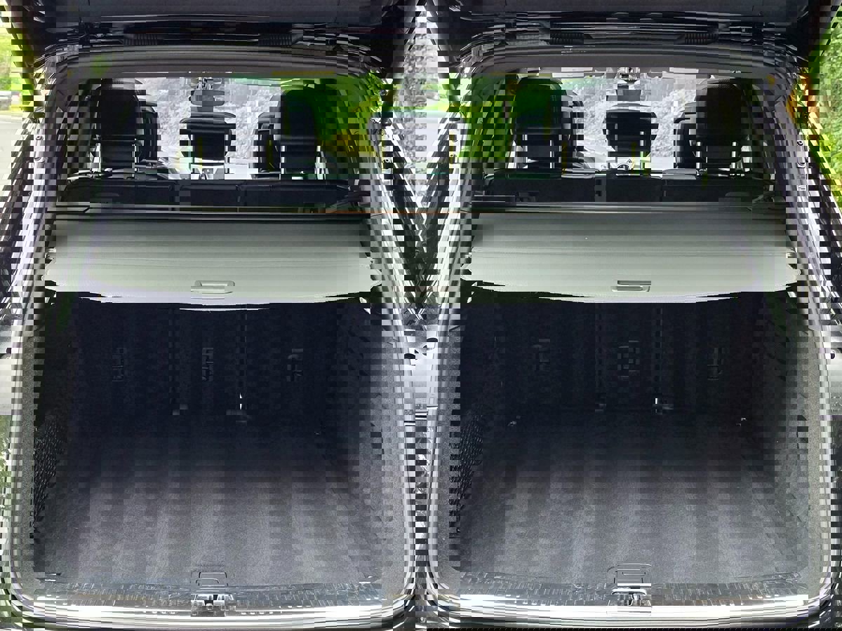 Used 2023 Porsche Cayenne Platinum Edition image 71