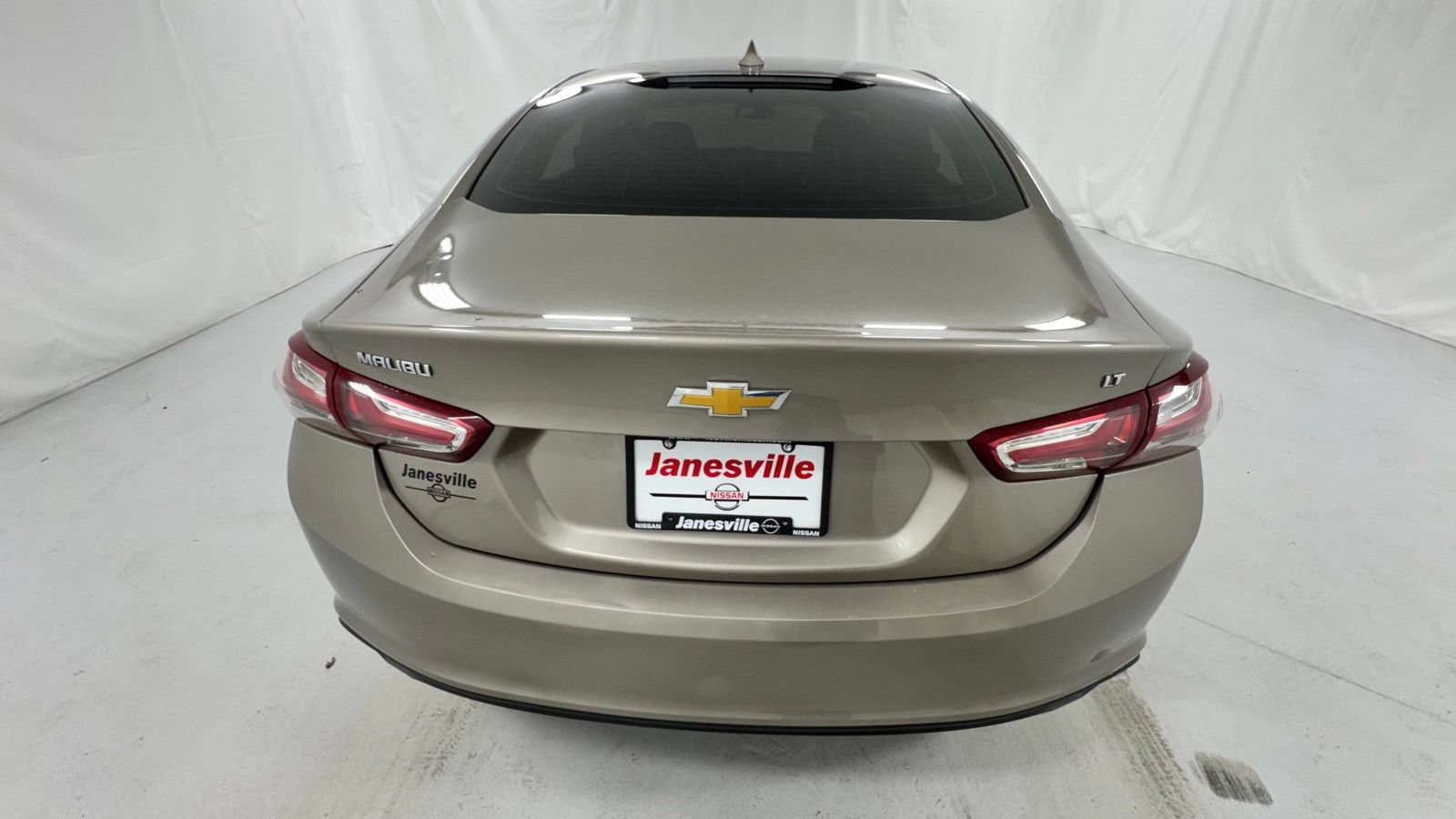 Used 2022 Chevrolet Malibu LT FWD image 4