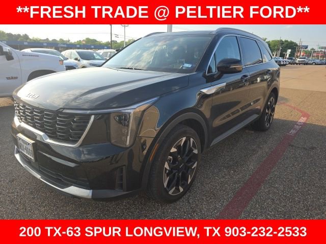 Used 2024 Kia Sorento EX w/ Panoramic Sunroof Package image 3