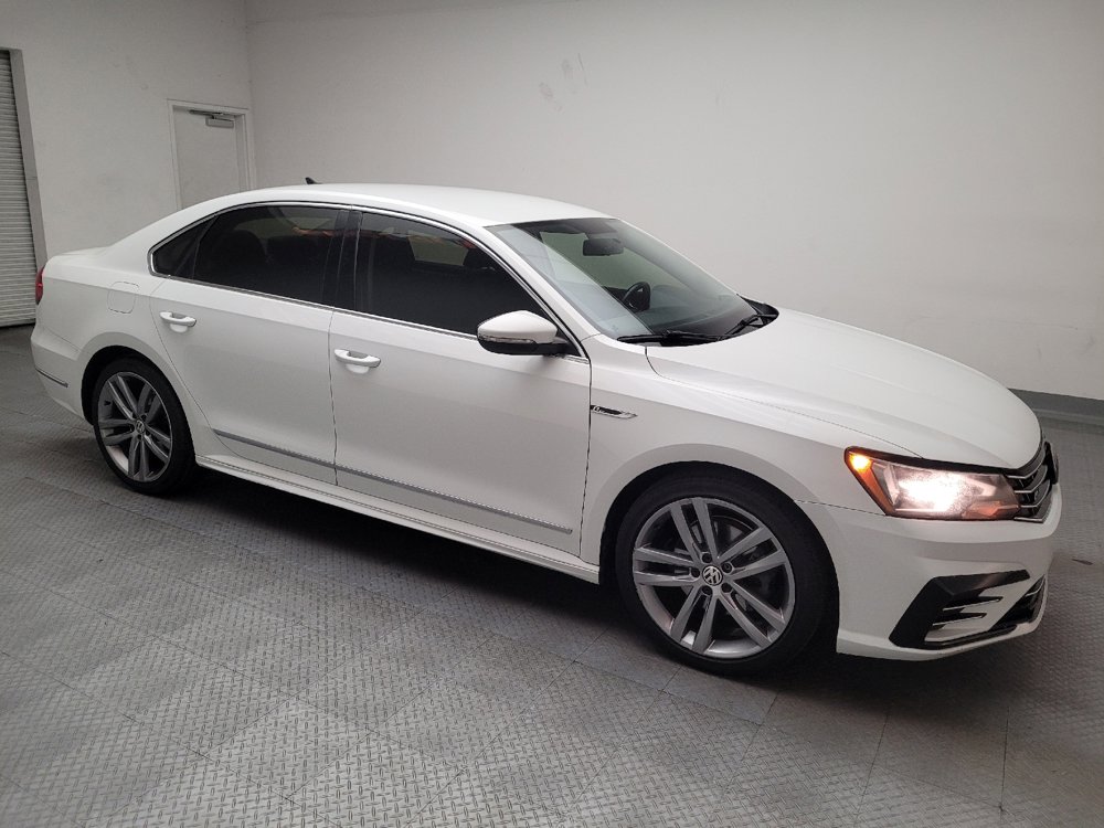 Used 2017 Volkswagen Passat 1.8T R-Line image 11