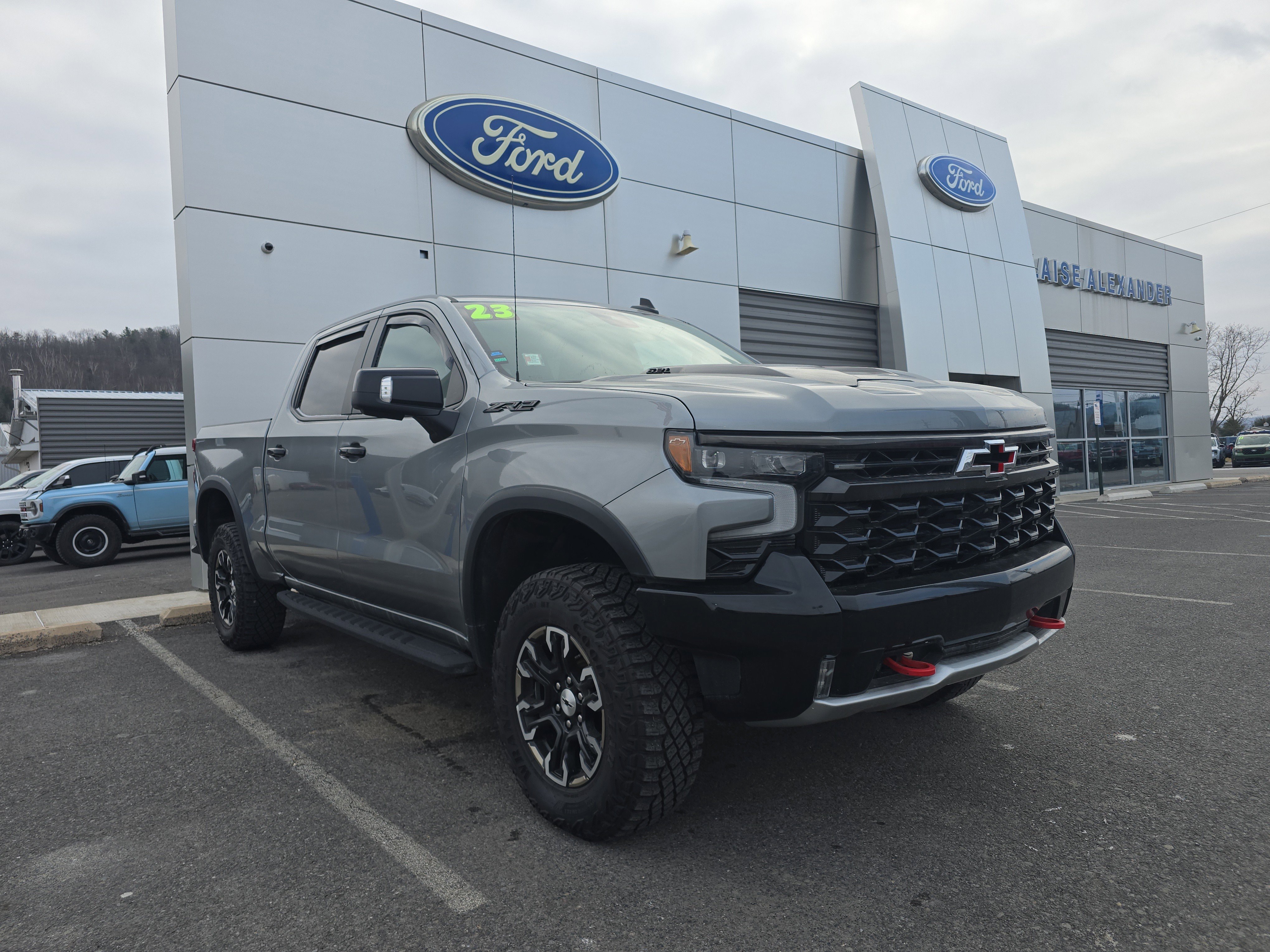 Used 2023 Chevrolet Silverado 1500 ZR2 w/ Technology Package image 1