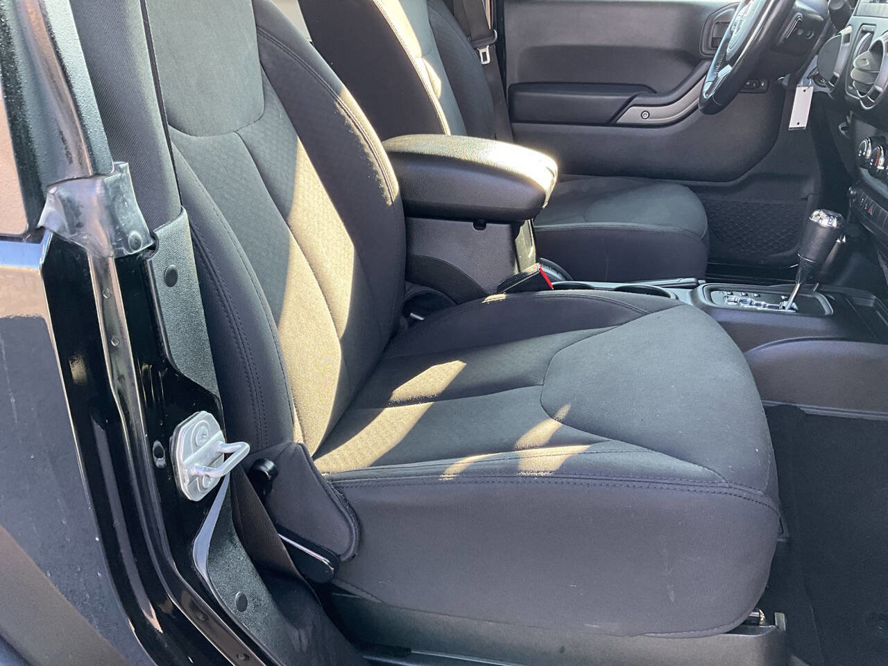 Used 2018 Jeep Wrangler Sport image 24