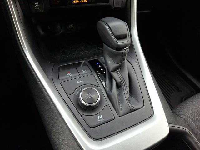Certified 2025 Toyota RAV4 XLE AWD/4WD image 14