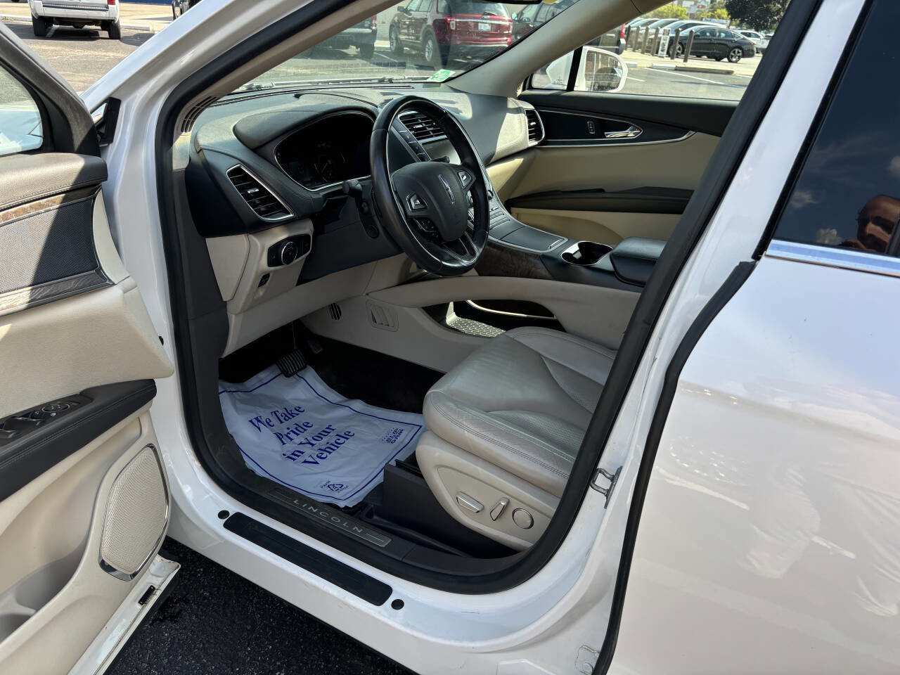 Used 2016 Lincoln MKX Select w/ Select Plus Package image 11